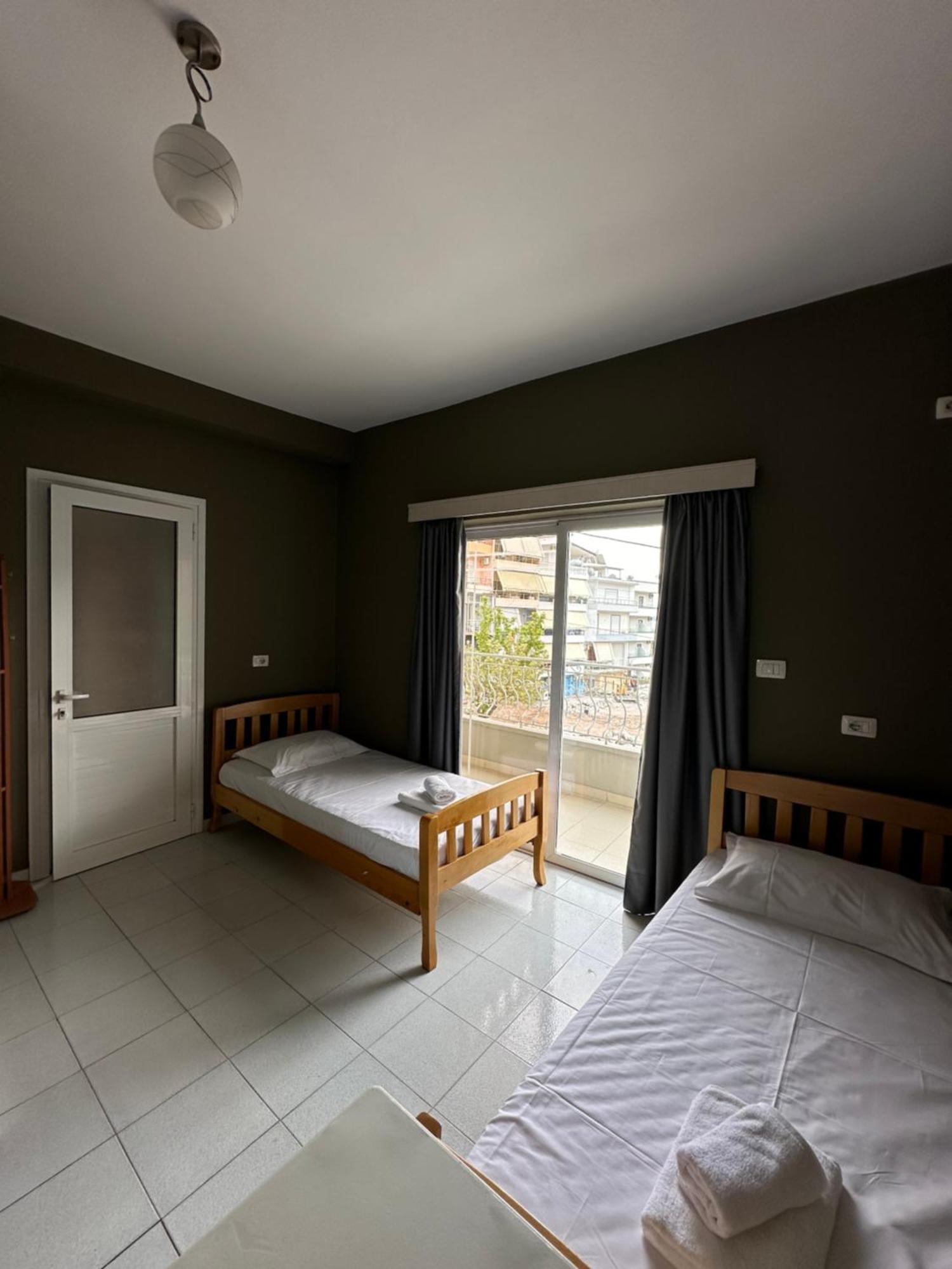 Olivias Apartments City Center Sarande Exterior photo